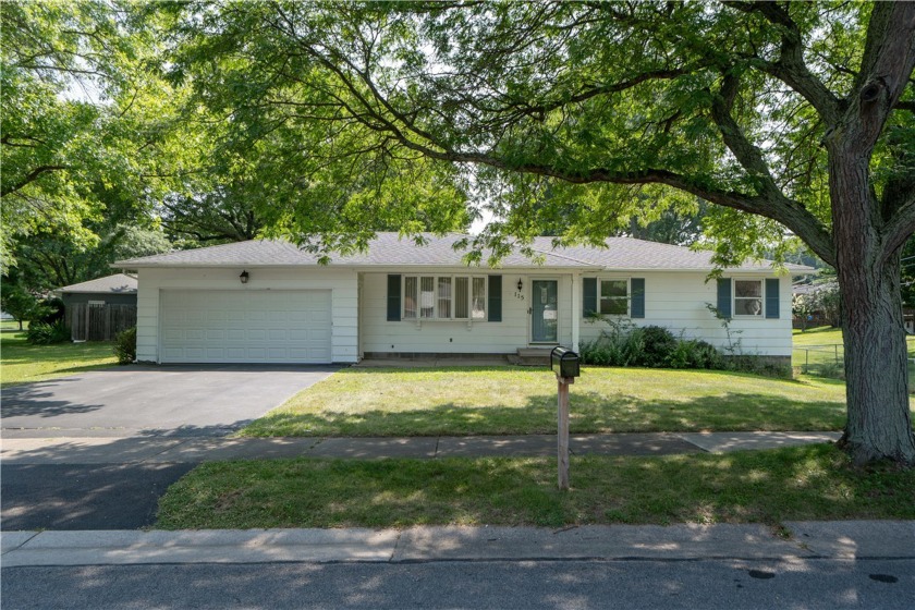 Welcome to this delightful ranch home in West Irondequoit - Beach Home for sale in Irondequoit, New York on Beachhouse.com