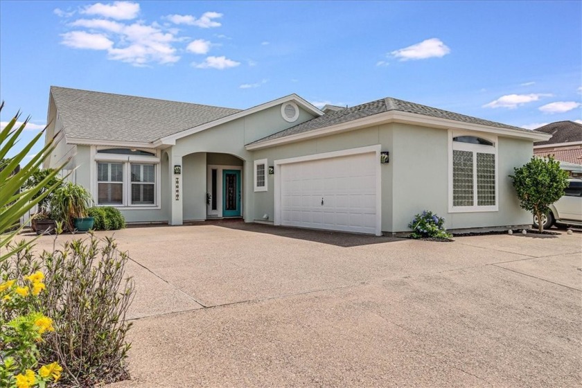 Wonderful waterfront one story custom built Island home in great - Beach Home for sale in Corpus Christi, Texas on Beachhouse.com