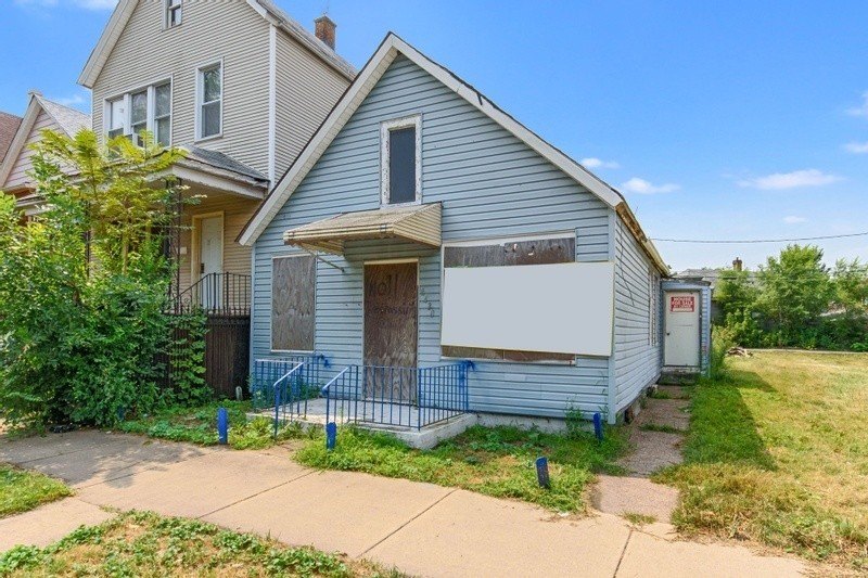 OVERSIZED Single Family Home! Potential to be a CASH COVW - Beach Home for sale in Chicago, Illinois on Beachhouse.com