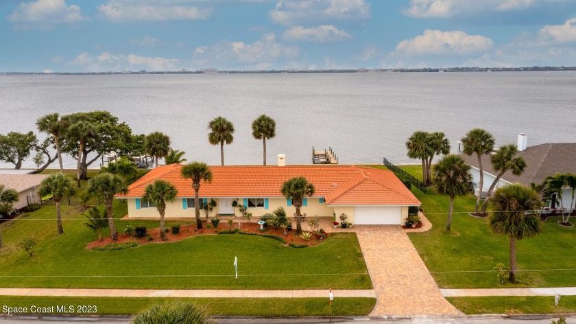 Astonishing and fully remodeled Direct Riverfront residence on 0 - Beach Home for sale in Indialantic, Florida on Beachhouse.com