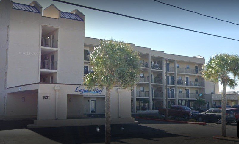 Perfect turnkey rental property! First floor studio with - Beach Condo for sale in Rockport, Texas on Beachhouse.com