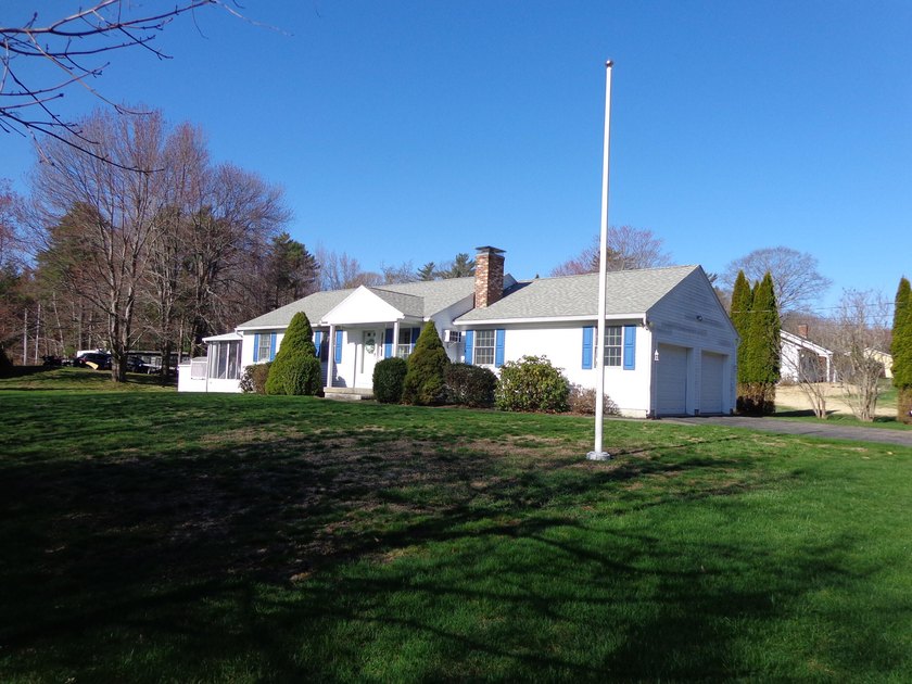 Well, maintained one level living situated on a level lot close - Beach Home for sale in Wells, Maine on Beachhouse.com