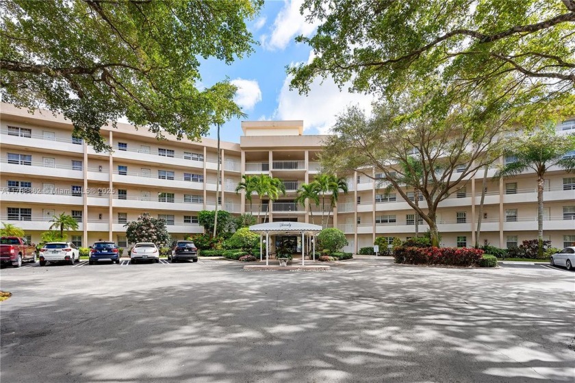 Highly Sought, seldom available, *King* apartment - Beach Condo for sale in Pompano Beach, Florida on Beachhouse.com