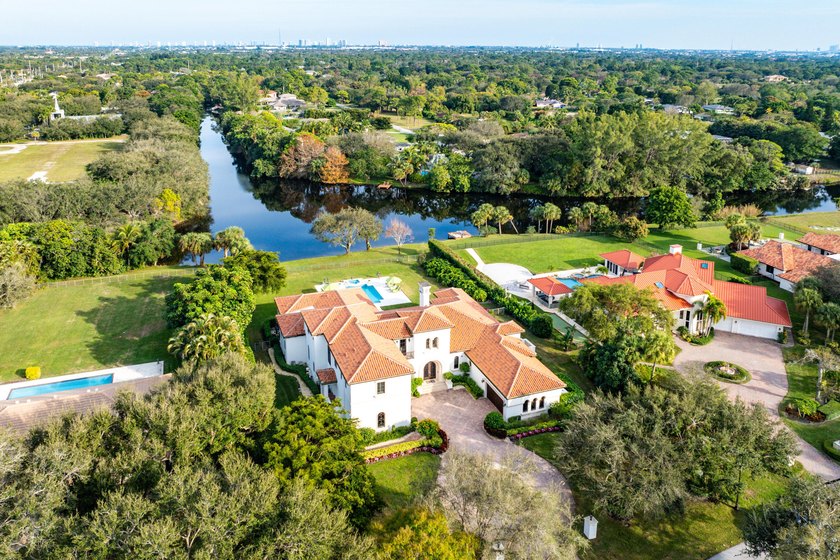 Discover exceptional luxury and stunning water views from this 7 - Beach Home for sale in Palm Beach Gardens, Florida on Beachhouse.com