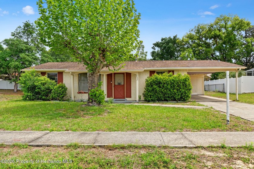 Step into easy Florida living in this well-maintained 2-bedroom - Beach Home for sale in Spring Hill, Florida on Beachhouse.com