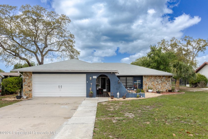 CASH ONLY OPPORTUNITY in the highly desirable Heather Golf - Beach Home for sale in Weeki Wachee, Florida on Beachhouse.com