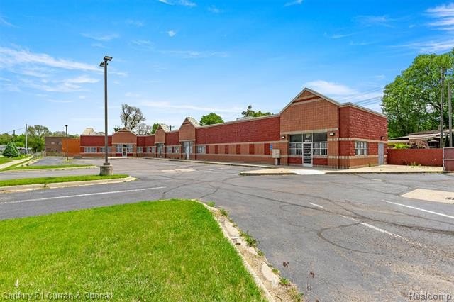 * Motivated seller, bring all offers - investor special * - Beach Commercial for sale in Detroit, Michigan on Beachhouse.com
