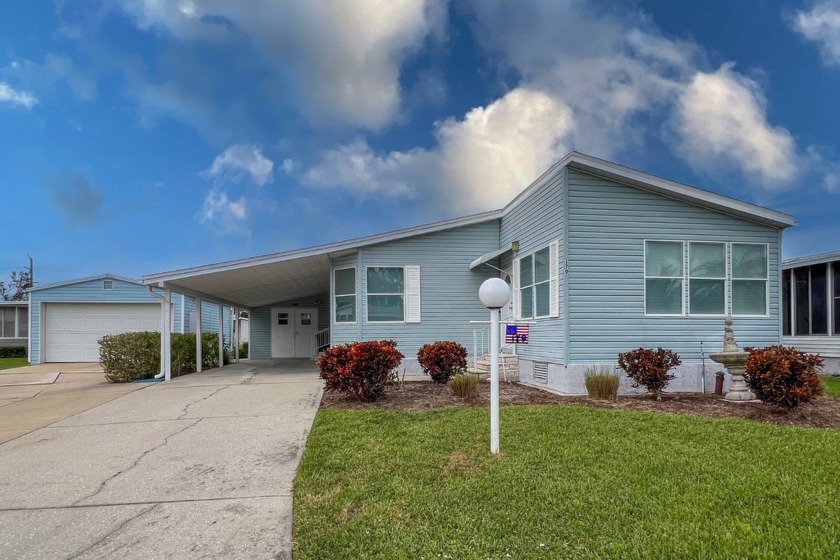 Land Owned, beautiful 2bd/2ba home located on a large lot in the - Beach Home for sale in Ellenton, Florida on Beachhouse.com