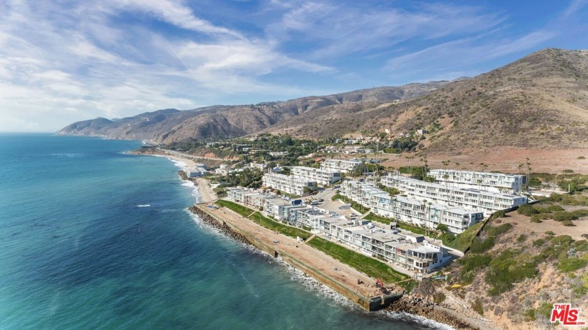 The most desirable TOP FLOOR, CORNER UNIT in the complex. Gaze - Beach Condo for sale in Malibu, California on Beachhouse.com