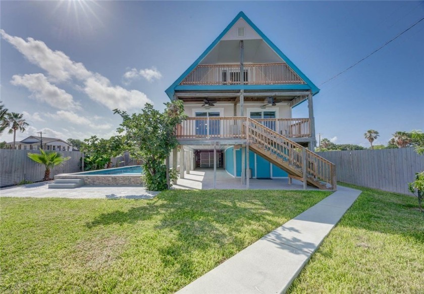 REDUCED $30K AND READY! Welcome to your inviting waterfront - Beach Home for sale in Ingleside, Texas on Beachhouse.com