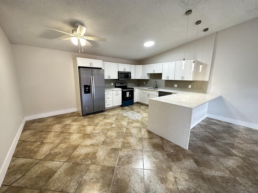 Renovated townhome in great community. Amazing location, easy - Beach Home for sale in West Palm Beach, Florida on Beachhouse.com