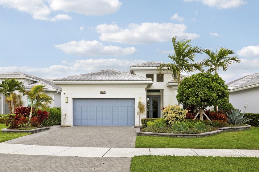 CASUAL ELEGANCE IN THIS BEAUTIFULLY UPGRADED LAKE FRONT POOL - Beach Home for sale in Port Saint Lucie, Florida on Beachhouse.com