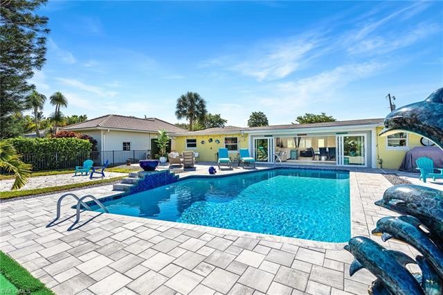 Relaxed Gulf Coast casual elegance can be yours. This elegant - Beach Home for sale in Fort Myers Beach, Florida on Beachhouse.com