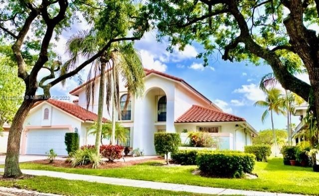 Prime location for this beautiful Lake view two story house - Beach Home for sale in Weston, Florida on Beachhouse.com
