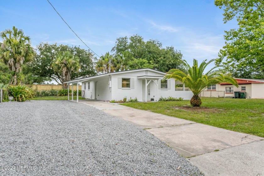 Live at the Beach! This renovated 3 bedrooms, 2 bathrooms - Beach Home for sale in Atlantic Beach, Florida on Beachhouse.com