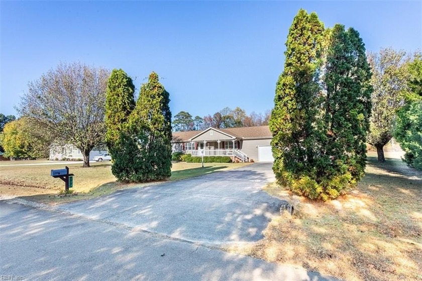 Beautifully updated RANCH STYLE home nestled on .92 acre in - Beach Home for sale in Smithfield, Virginia on Beachhouse.com