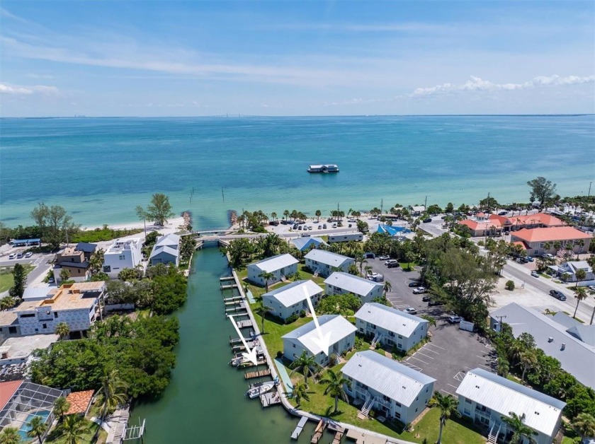 This is your chance to fall in love with this hidden gem - 2 - Beach Condo for sale in Anna Maria, Florida on Beachhouse.com