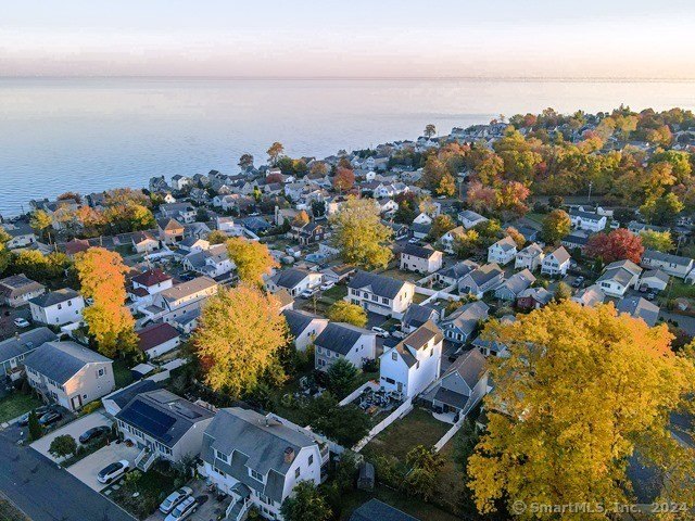 DO NOT MISS OUT ON THIS BEAUTIFUL SINGLE FAMILY HOME, CLOSE TO - Beach Home for sale in Milford, Connecticut on Beachhouse.com