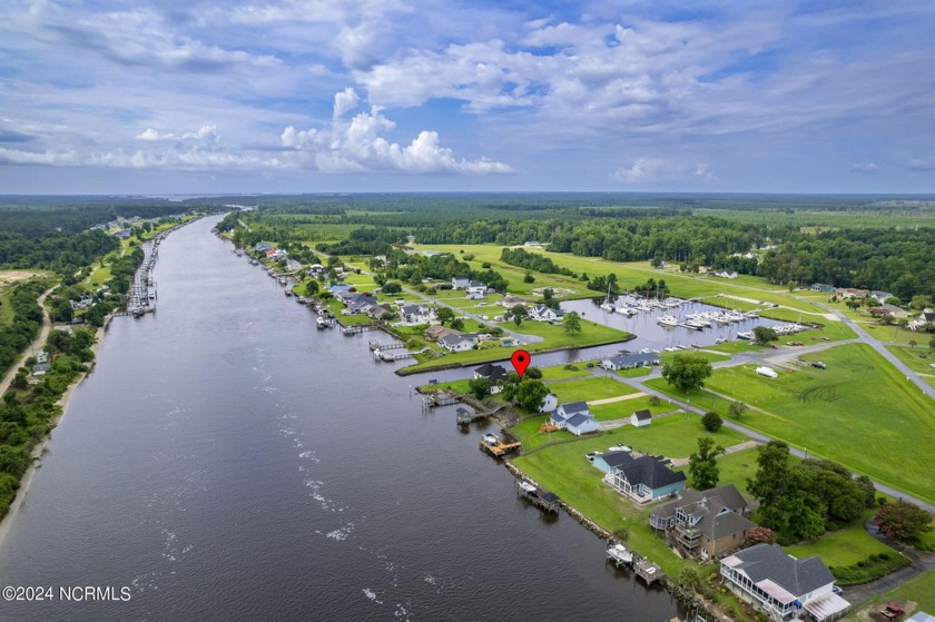 Discover your perfect waterfront retreat with this charming - Beach Home for sale in Newport, North Carolina on Beachhouse.com