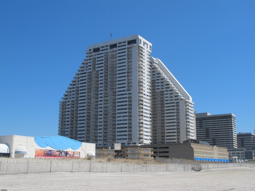 Tahoe model (largest 1 B/R) with 2 FULL baths. Nice oceanview - Beach Condo for sale in Atlantic City, New Jersey on Beachhouse.com