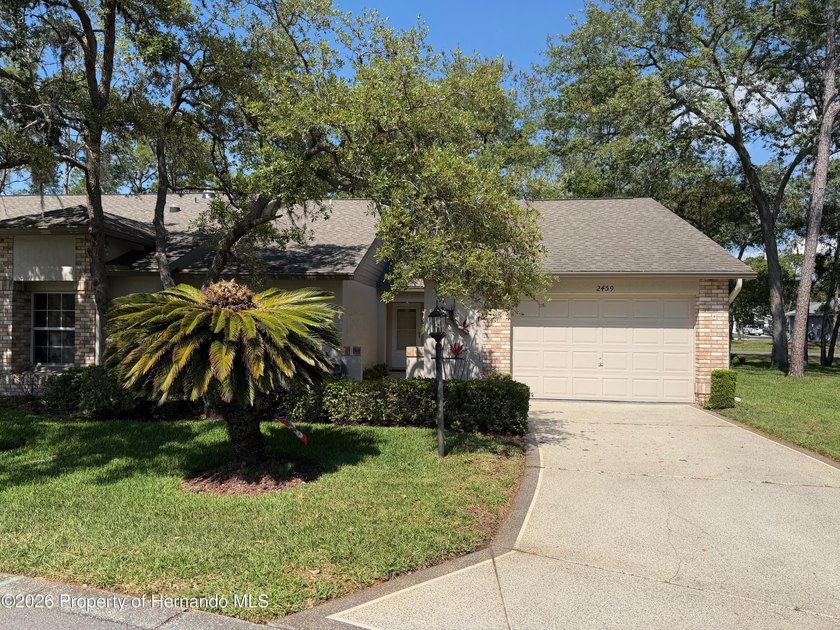 Desirable end unit Villa in Timber Pines! Clean 2-bedroom - Beach Home for sale in Spring Hill, Florida on Beachhouse.com