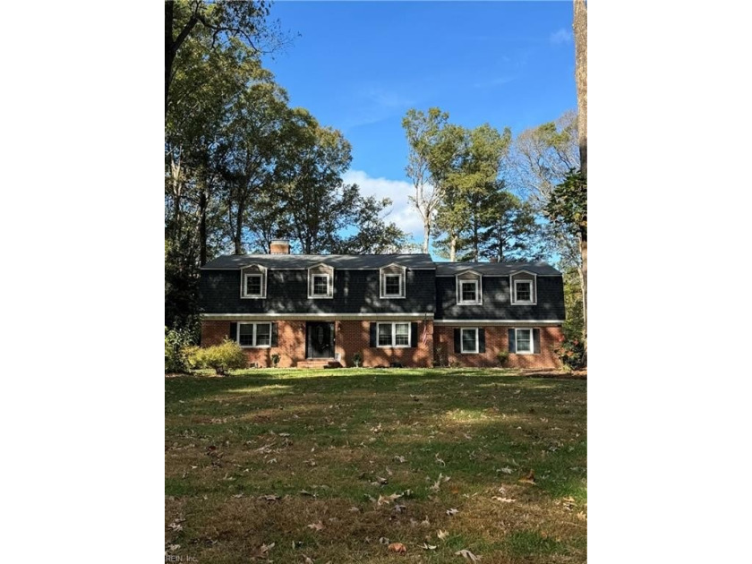 Lovingly maintained home on high, private 1.3 acre lot w/deep - Beach Home for sale in Virginia Beach, Virginia on Beachhouse.com