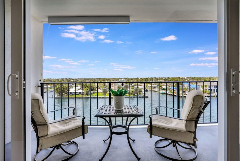 Welcome to the Silver Thatch In Pompano Beach! This beautifully - Beach Condo for sale in Pompano Beach, Florida on Beachhouse.com