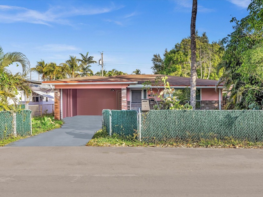 Located in the heart of Dania Beach, just 3 miles from the ocean - Beach Home for sale in Dania, Florida on Beachhouse.com