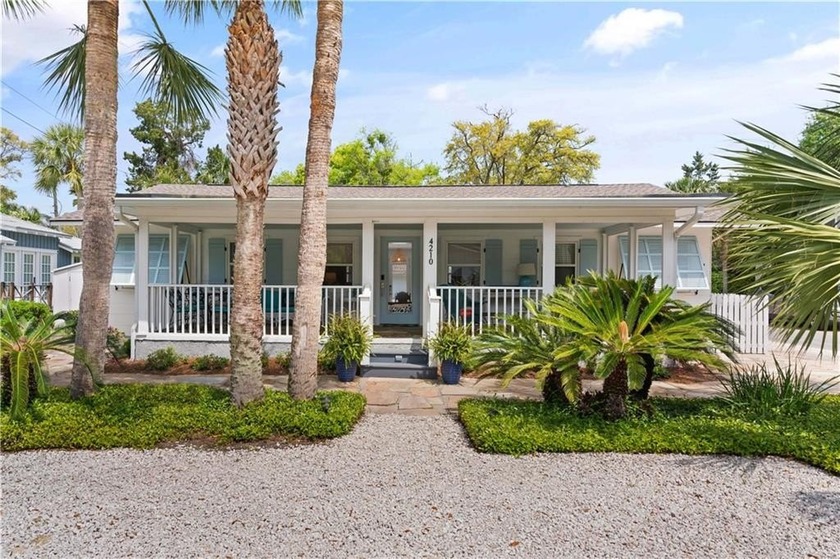 This CLASSIC EAST BEACH COMPOUND is the perfect island escape! - Beach Home for sale in Saint Simons, Georgia on Beachhouse.com