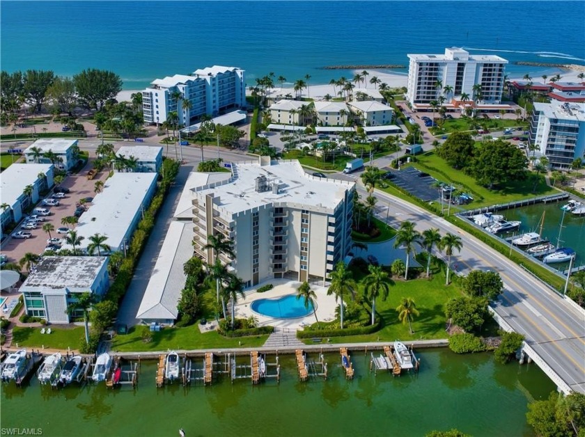 South of Doctor's Pass - Your best location in the Moorings! - Beach Condo for sale in Naples, Florida on Beachhouse.com