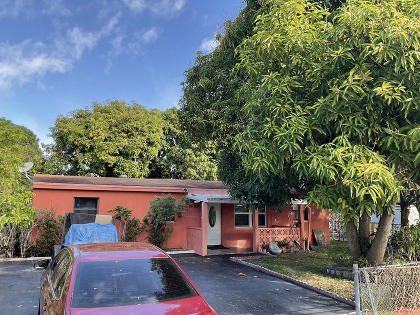 Beautiful home in the center of Pompano Beach, located 5 Minutes - Beach Home for sale in Pompano Beach, Florida on Beachhouse.com