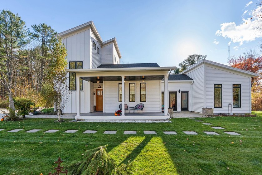 Modern Coastal Retreat Near Downtown Kennebunkport & Gooch's - Beach Home for sale in Kennebunk, Maine on Beachhouse.com