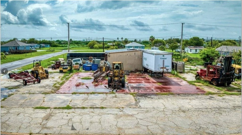 Large commercial property on busy road . Will be completely - Beach Commercial for sale in Aransas Pass, Texas on Beachhouse.com