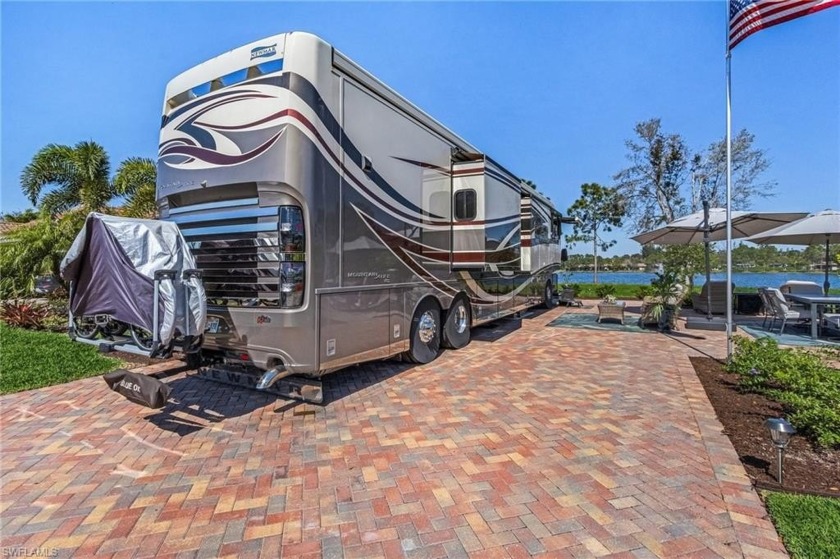 Welcome to Golden Palms Luxury Motorcoach Resort. This - Beach Lot for sale in Fort Myers, Florida on Beachhouse.com