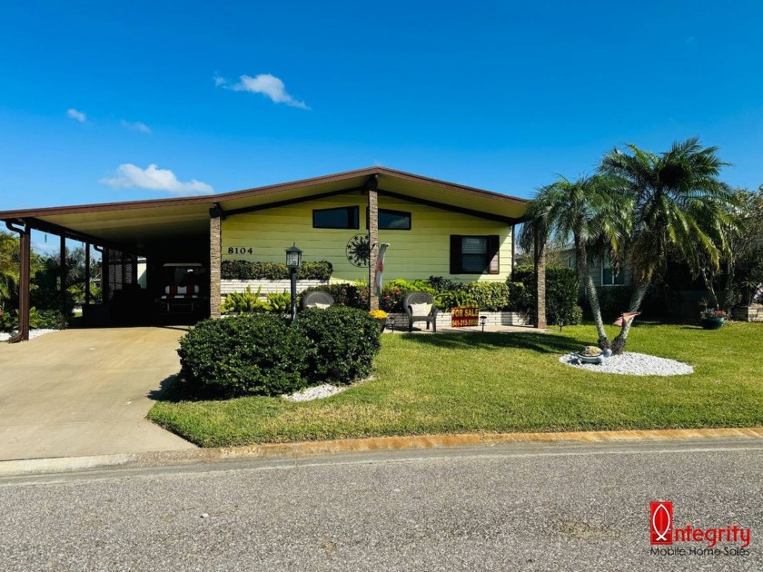 Best View in Colony Cove! This gorgeous and very spacious home - Beach Home for sale in Ellenton, Florida on Beachhouse.com