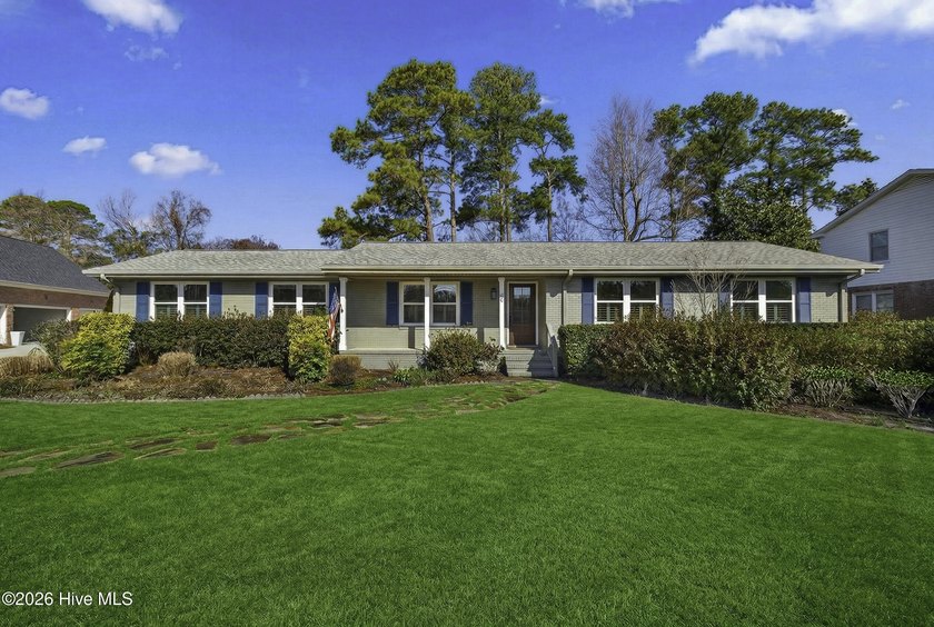 Welcome to the Great Catsby Home! Situated on over half an acre - Beach Home for sale in Wilmington, North Carolina on Beachhouse.com