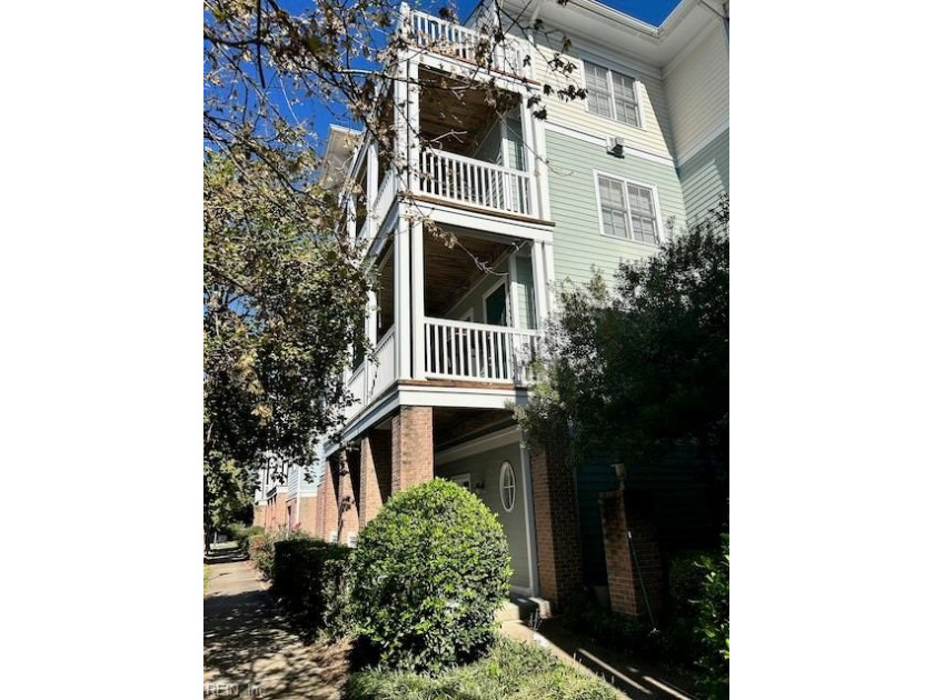 Beautiful 4-Bedroom, 3-Bath End-Unit Condo in Harborwalk - East - Beach Home for sale in Norfolk, Virginia on Beachhouse.com