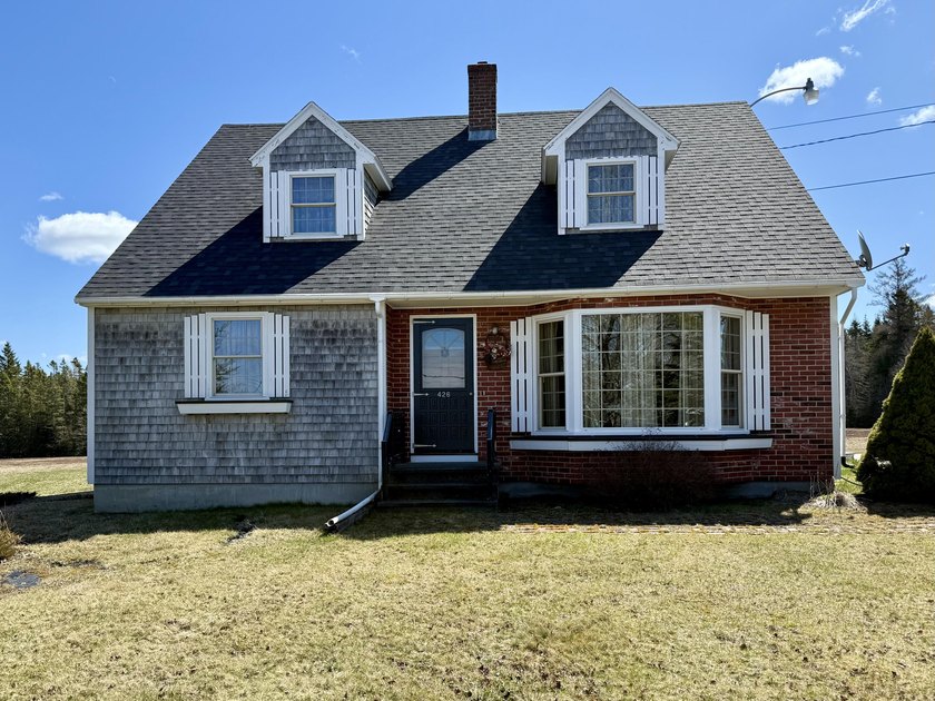 Charming Cape on 14.5 Acres in Addison, Maine Welcome to this - Beach Home for sale in Addison, Maine on Beachhouse.com
