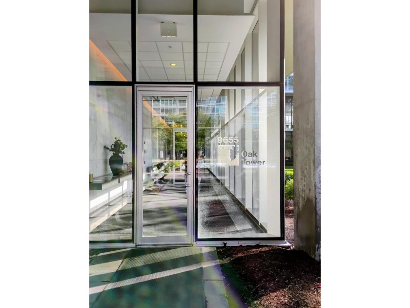 Welcome to this stunning condominium located at 9655 Woods Dr in - Beach Condo for sale in Skokie, Illinois on Beachhouse.com