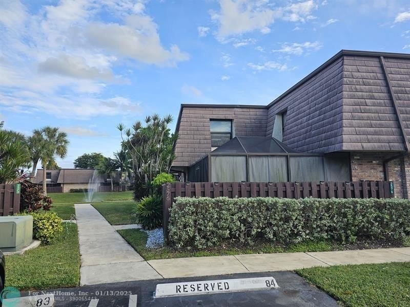 Partially remodeled 2 bedroom 2.5 bath townhome with large - Beach Townhome/Townhouse for sale in Coral Springs, Florida on Beachhouse.com