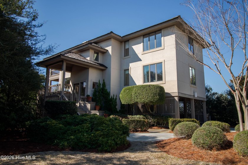 Enjoy coastal living at its finest on Figure 8 Island, an - Beach Home for sale in Wilmington, North Carolina on Beachhouse.com