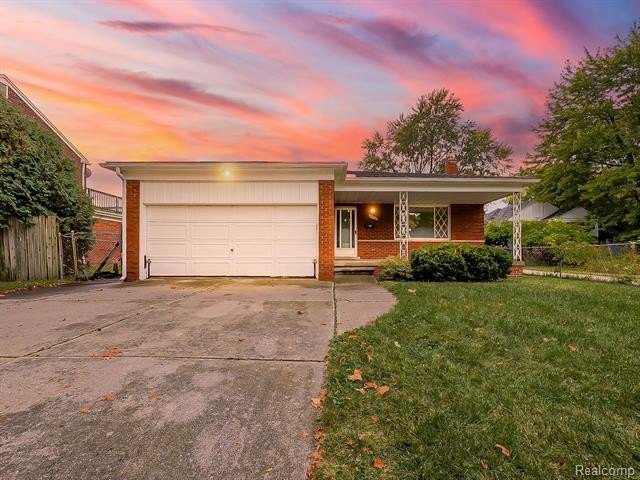 Take a look at this charming 2-bedroom, 1-bath home that blends - Beach Home for sale in Detroit, Michigan on Beachhouse.com