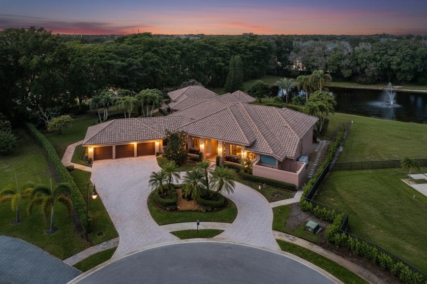 Welcome home to this sprawling executive estate in the exclusive - Beach Home for sale in Boca Raton, Florida on Beachhouse.com