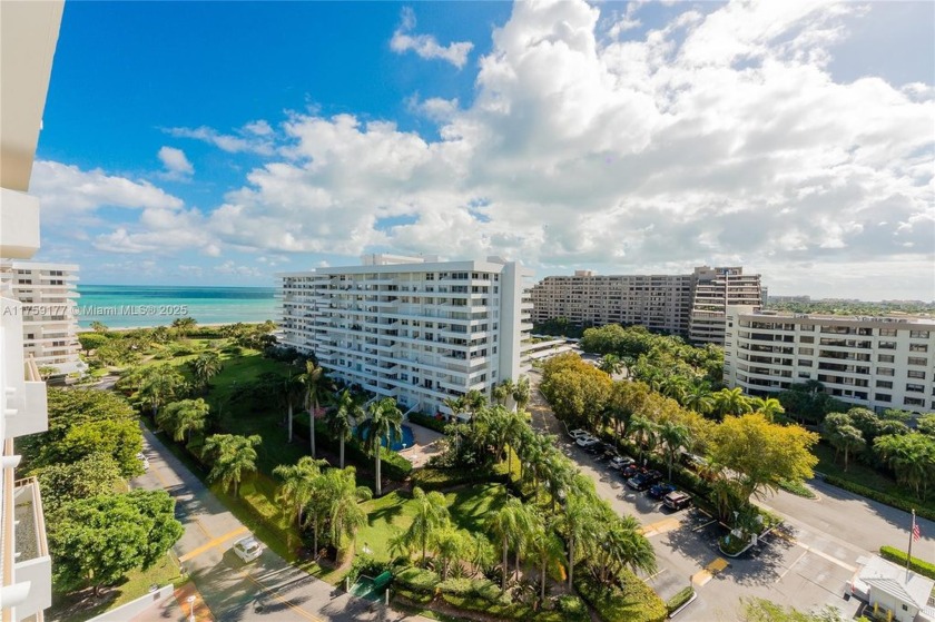 Direct beach access and gorgeous panoramic ocean & island views - Beach Condo for sale in Key Biscayne, Florida on Beachhouse.com