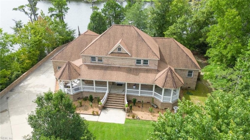 Custom-built brick waterfront home, on a private cul-de-sac lot! - Beach Home for sale in Hertford, North Carolina on Beachhouse.com