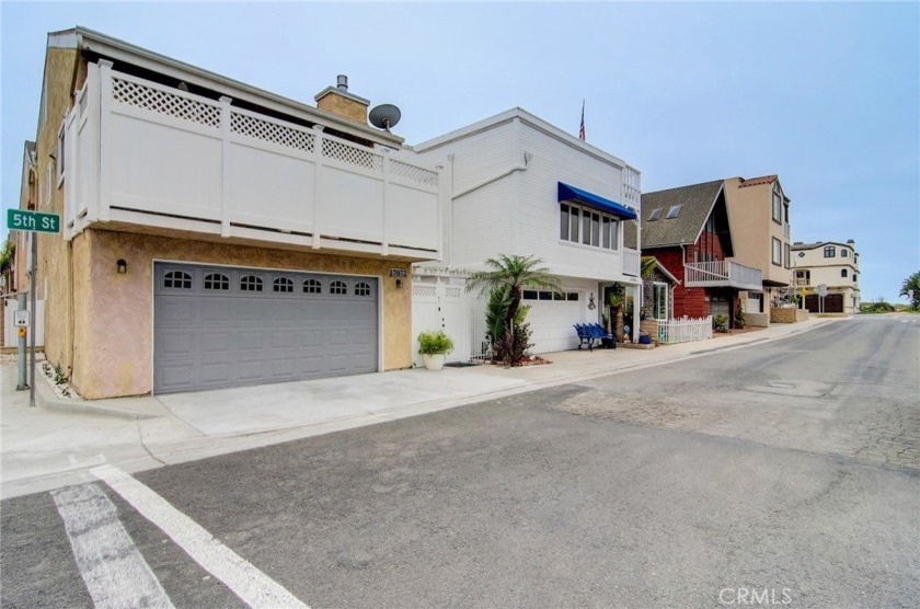 LOCATION! LOCATION! LOCATION! COME HOME TO THIS FABOULOUS BEACH - Beach Home for sale in Sunset Beach, California on Beachhouse.com