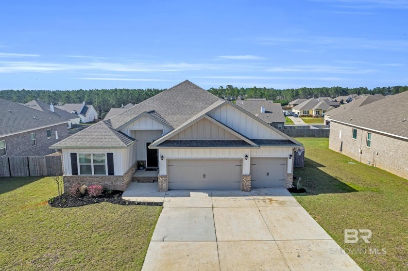 Welcome to your dream home in the community of Stonebridge! This - Beach Home for sale in Spanish Fort, Alabama on Beachhouse.com