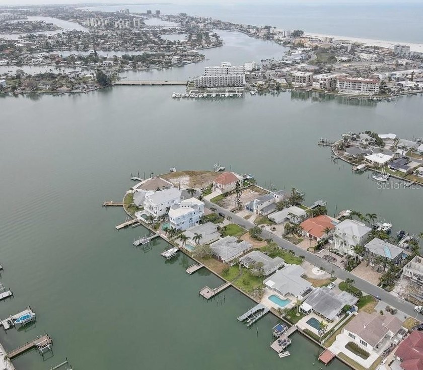 Welcome to Your Future Oasis at 11100 5th St E Discover a - Beach Lot for sale in Treasure Island, Florida on Beachhouse.com