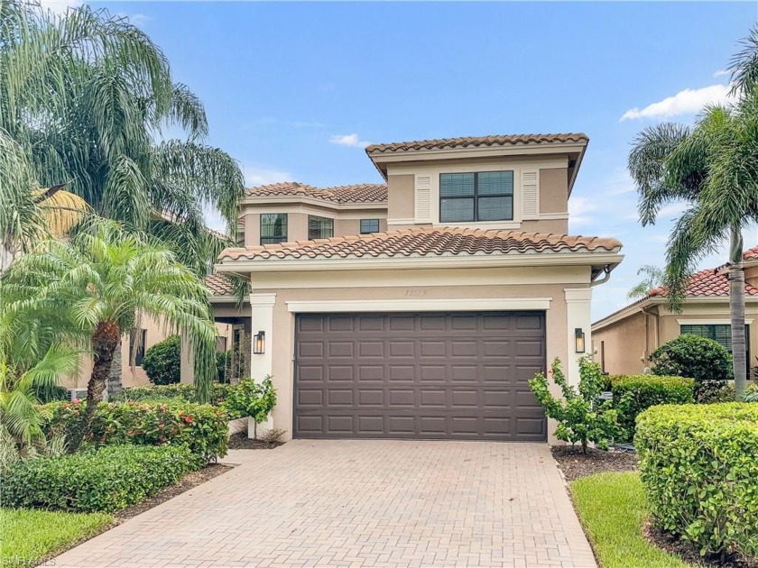 GORGEOUS POOL HOME, LOADED W/UPGRADES AND OFFERED FULLY - Beach Home for sale in Fort Myers, Florida on Beachhouse.com