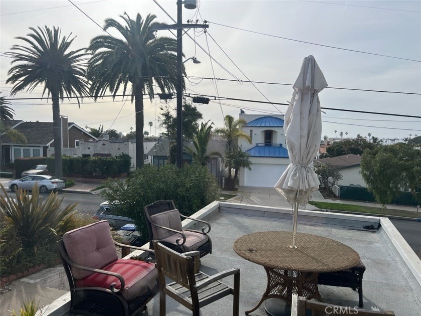 View, View, property is likely a fix and flip. This vintage 1910 - Beach Home for sale in Redondo Beach, California on Beachhouse.com